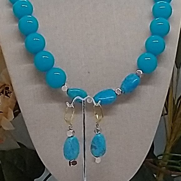 Necklace Turquoise Chunky Bead Necklace and Earrings Set" - Picture 5 of 8